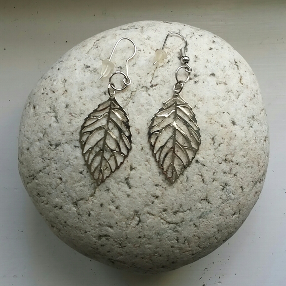 Silvertone Filigree Leaf Dangle Earrings - Picture 3 of 4
